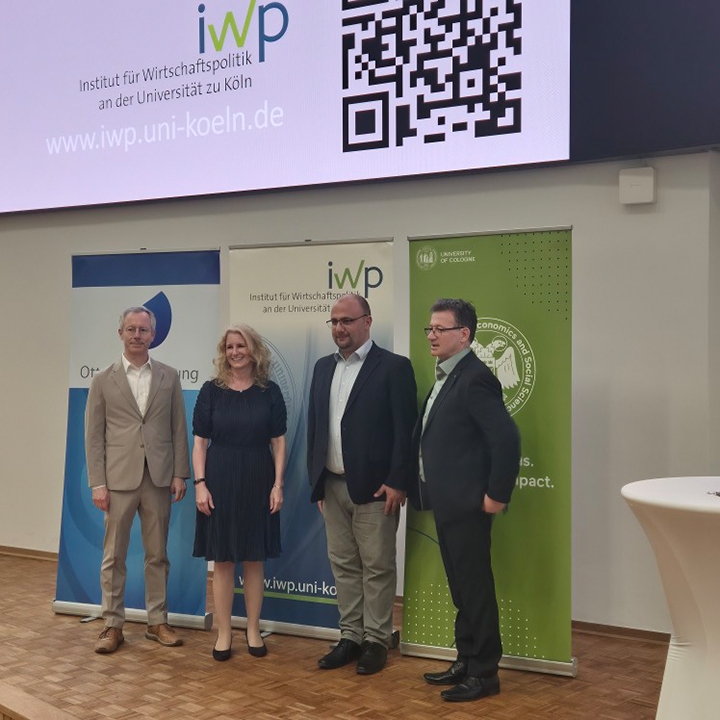 -06-30 Exkursion Uni Koeln IPW Protagonisten